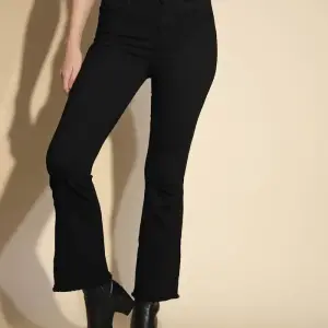 Slim Fit Cotton Blend High Rise Black Jeans